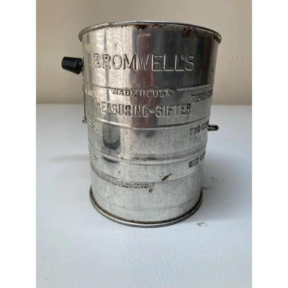 Vintage Bromwell's 3 Cup Flour Measuring Sifter Crank Handle, USA Great Shape.